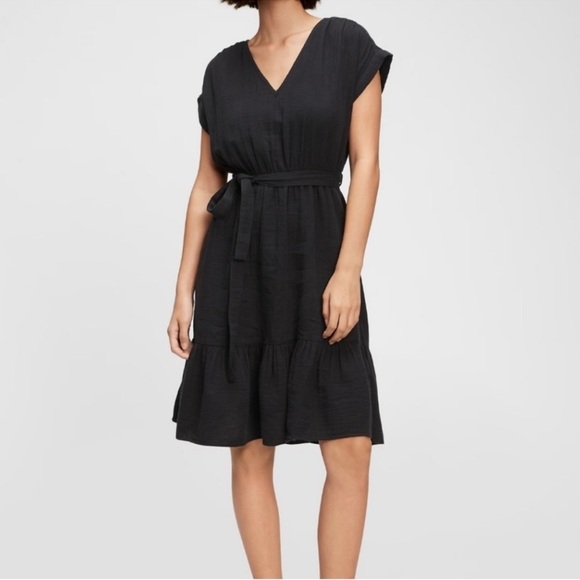 GAP Dresses & Skirts - Ruffle Hem Tiered Dress Lightweight Flowy Gauze Neutral Black Gap Size XXL